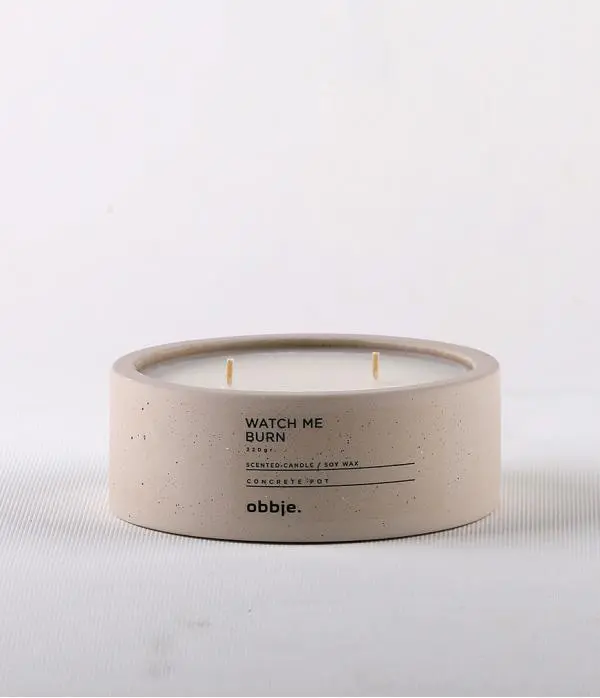 Amber Kokulu Mum, Beton Mum