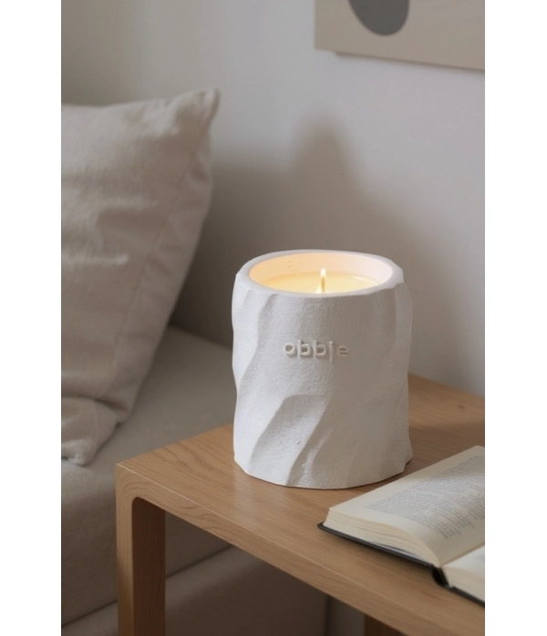 Artisan Collection, Odunsu Kokulu Beton Mum Beyaz Renk 180gr.